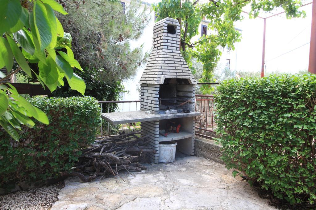 Apartments Lavanda Primosten Exterior photo